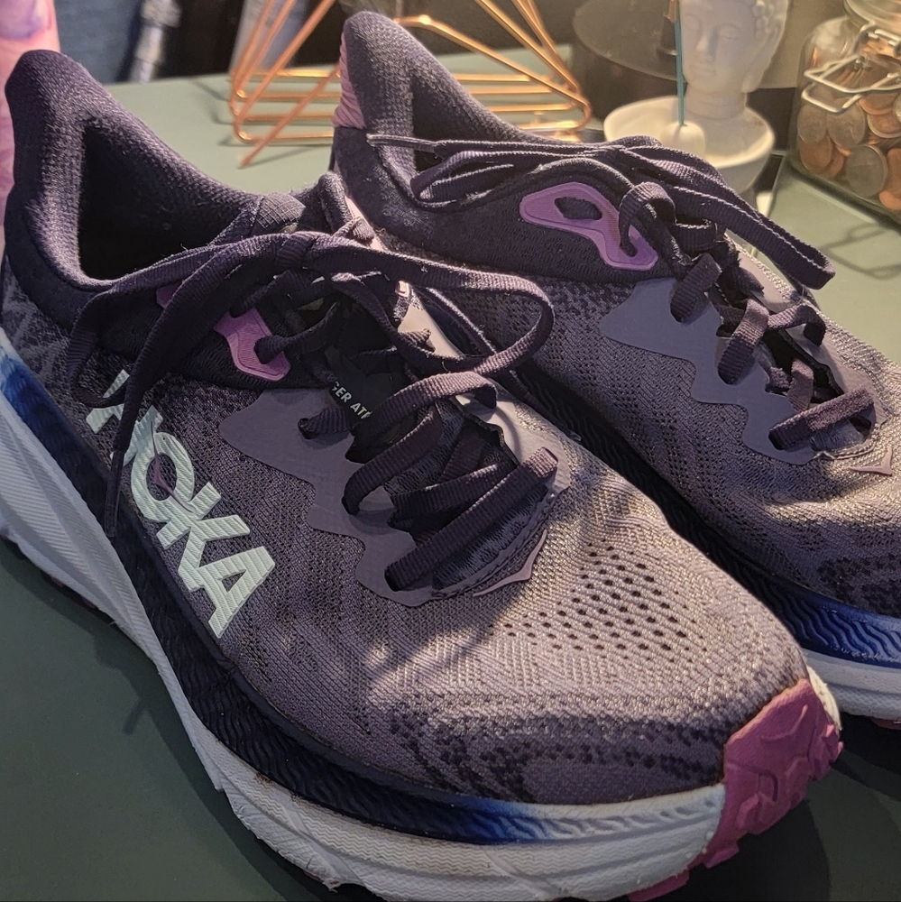 -hoka challenger 7 meteor/night sky size 8